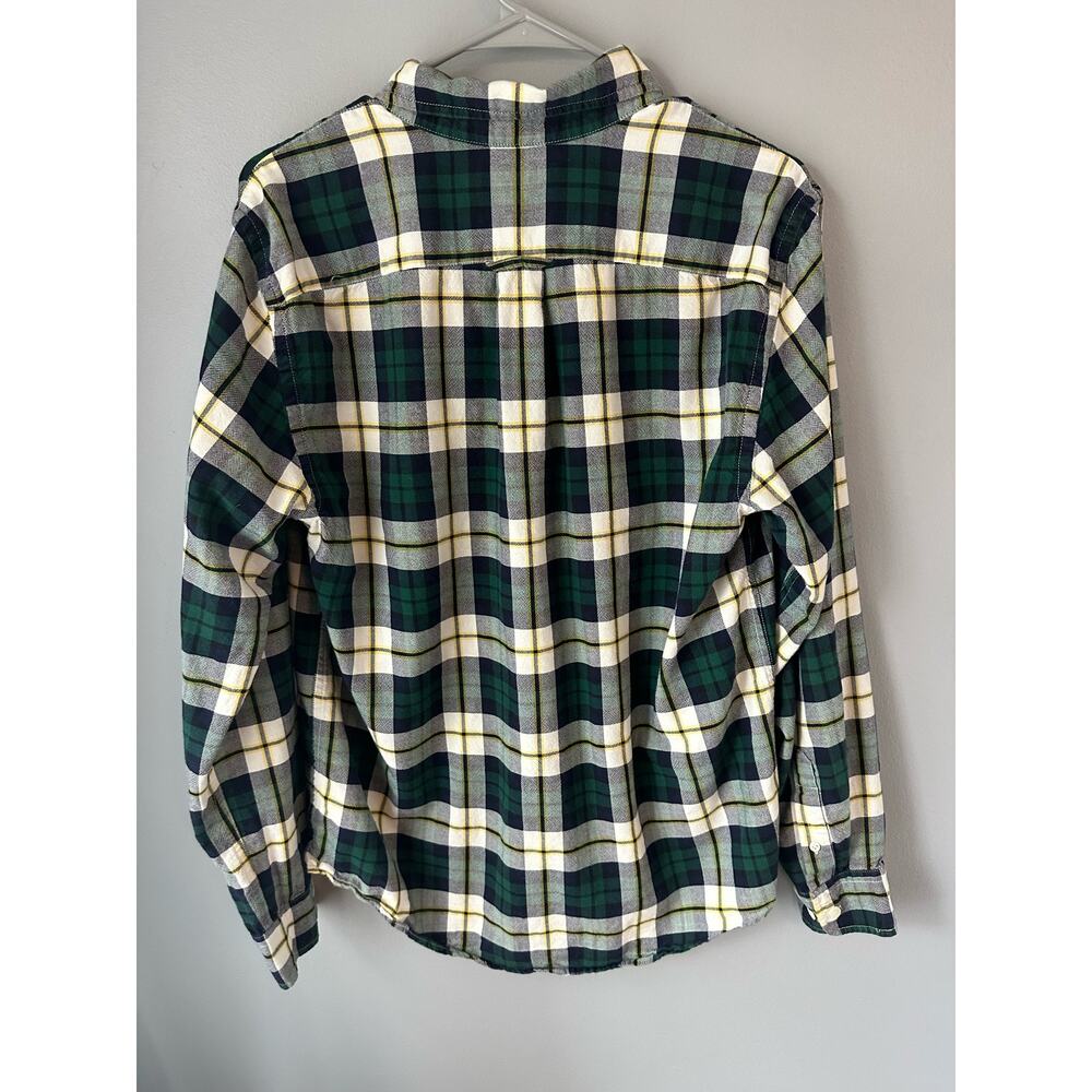 L.L. Bean Signature 100% Cotton Plaid Button up Size Medium - Picture 3 of 4
